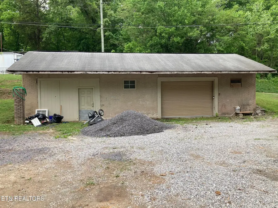 826 Pop Hollow Rd, Clinton, TN 37716 - #3