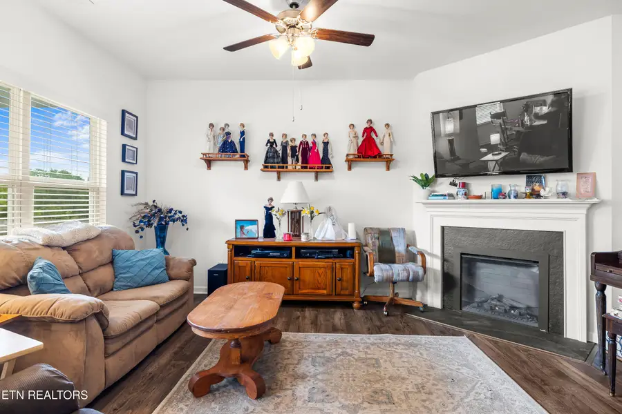 133 Ashe Ave, Lenoir City, TN 37771 - #3