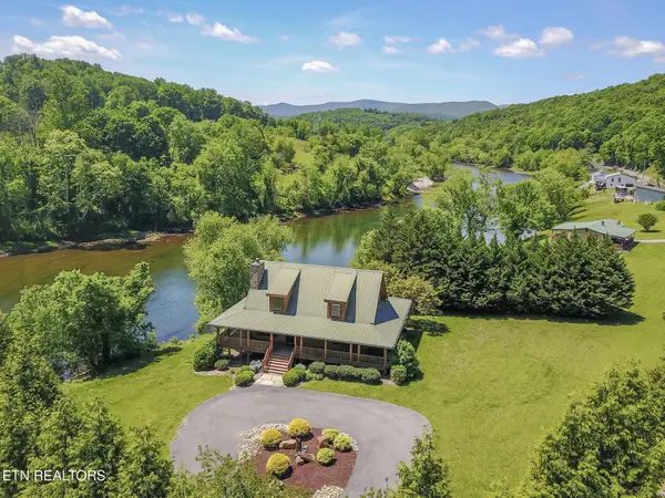 125 Lovely Bluff Rd, Rocky Top, TN 37769