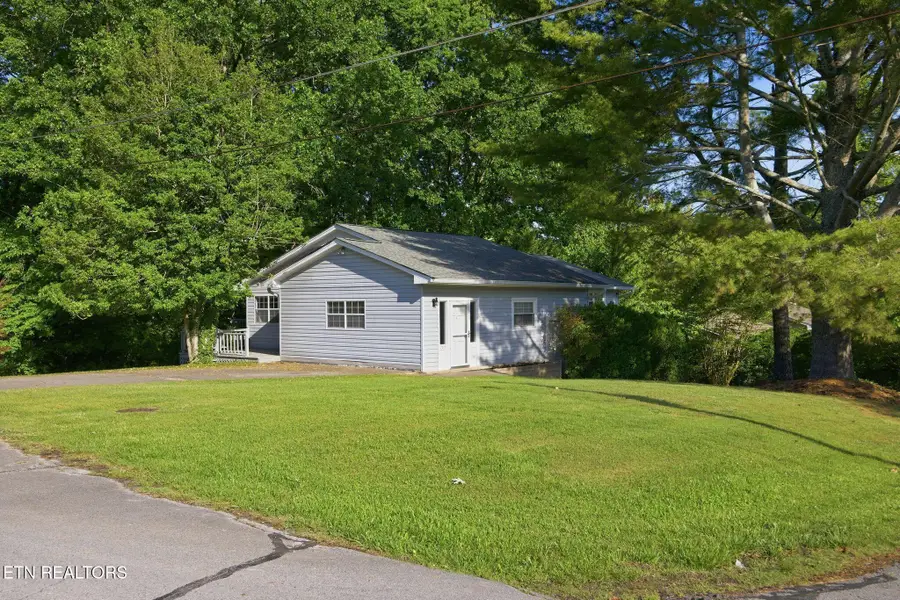 1812 Cherokee St, Athens, TN 37303 - #3
