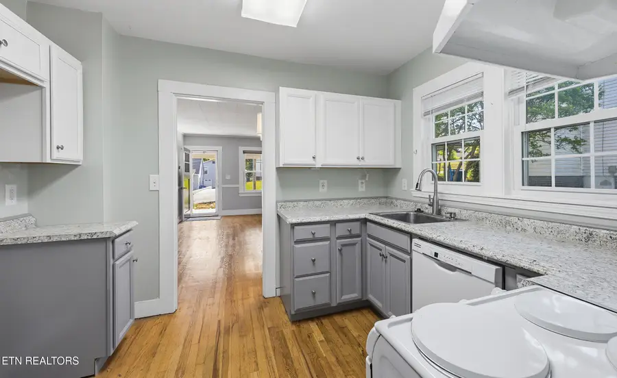 2111 Eastview Ave, Jefferson City, TN 37760 - #3