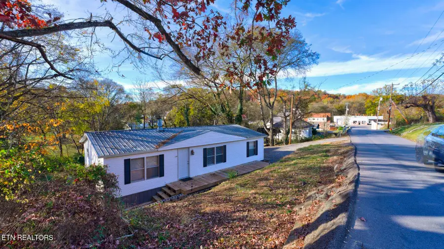 135 Blazer St, Newport, TN 37821 - #2