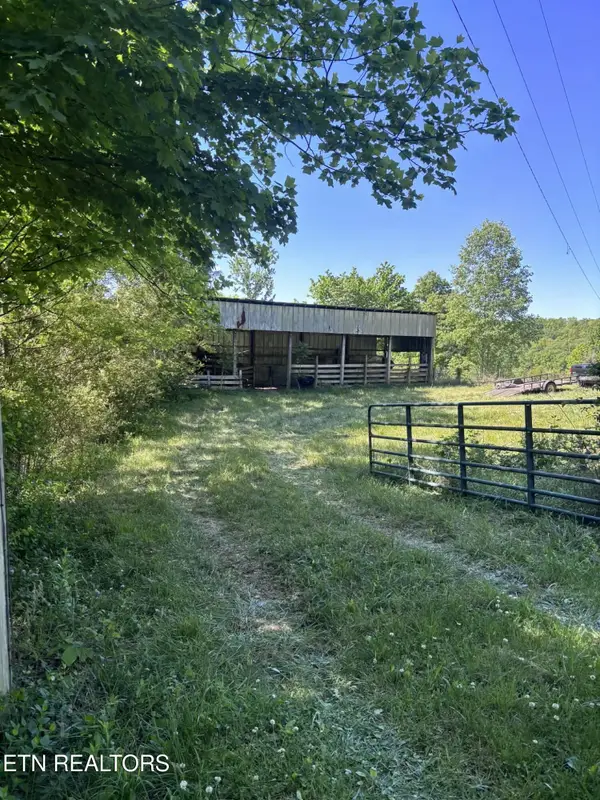 407 Earl Maples Lane, Tazewell, TN 37879