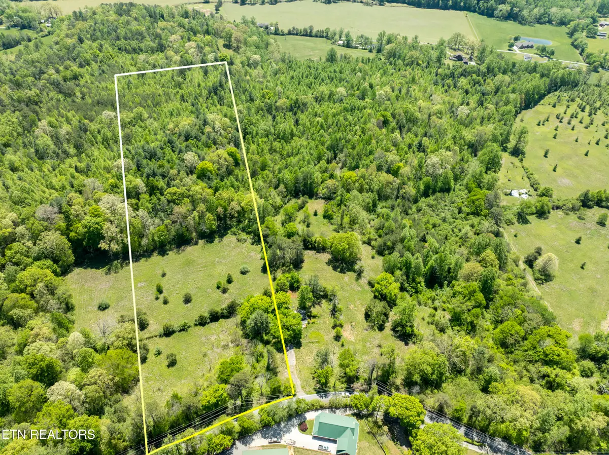 540 E Millers Cove Rd, Walland, TN 37886 - #1
