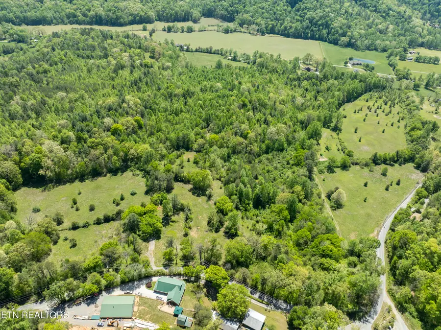 540 E Millers Cove Rd, Walland, TN 37886 - #3