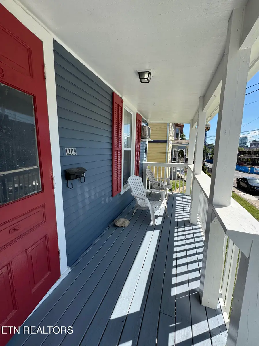 1209 W Clinch Ave, Knoxville, TN 37916 - #3
