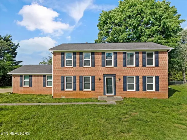 327 Kenmark Drive, Maryville, TN 37803