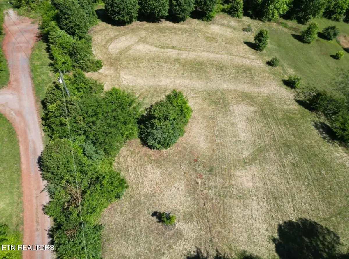 4218 Sweetwater Vonore Rd, Sweetwater, TN 37874 - #1