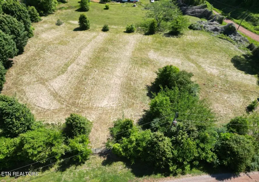 4218 Sweetwater Vonore Rd, Sweetwater, TN 37874 - #3