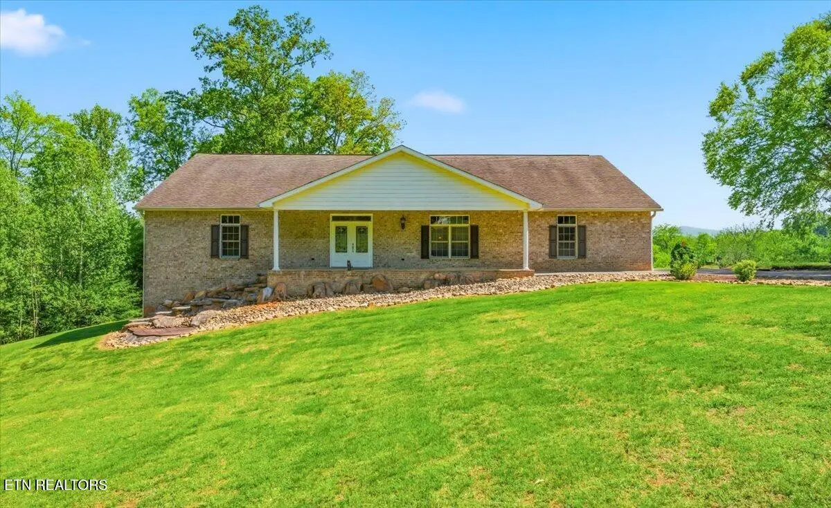828 Helton Rd, Maryville, TN 37804 - #1