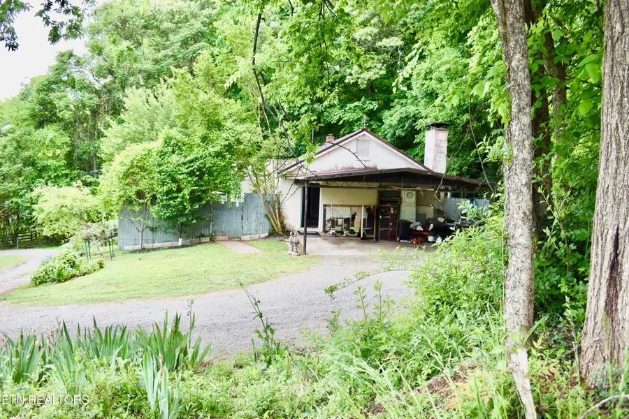 4111 Wrights Ferry Rd, Louisville, TN 37777 - #2