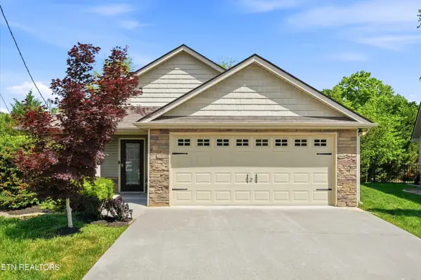 1724 Cove Oak Lane, Knoxville, TN 37909