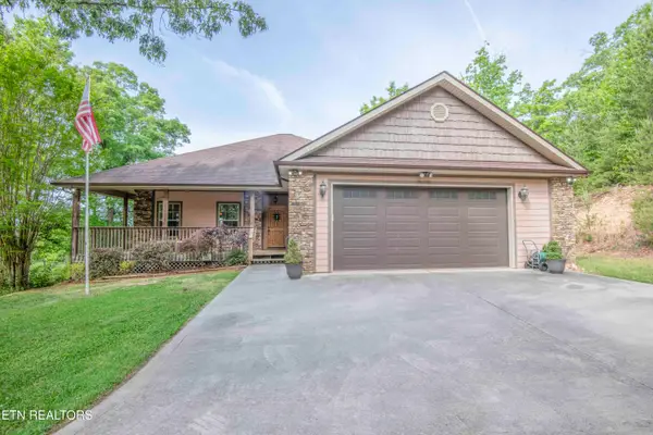 1033 Shell Mountain Rd, Sevierville, TN 37876