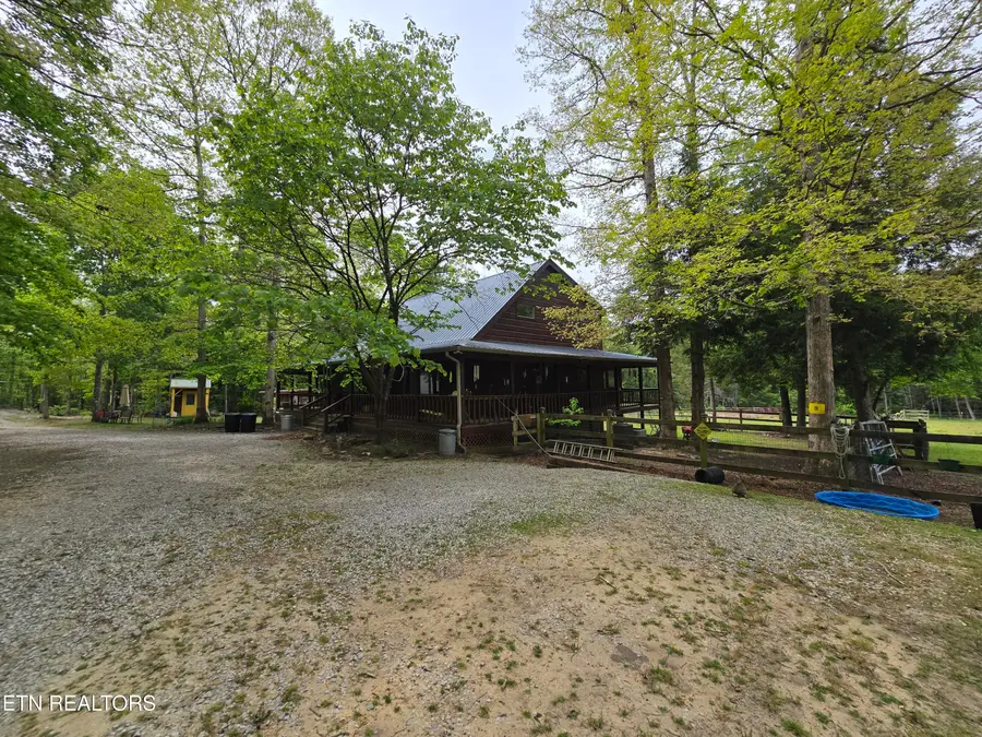 270 Maggie Valley Drive, Jamestown, TN 38556 - #2