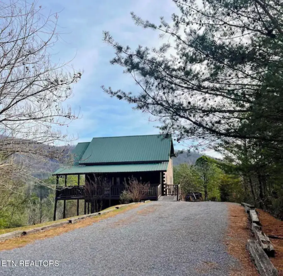 909 Fawn Hollow Tr, Townsend, TN 37882 - #2