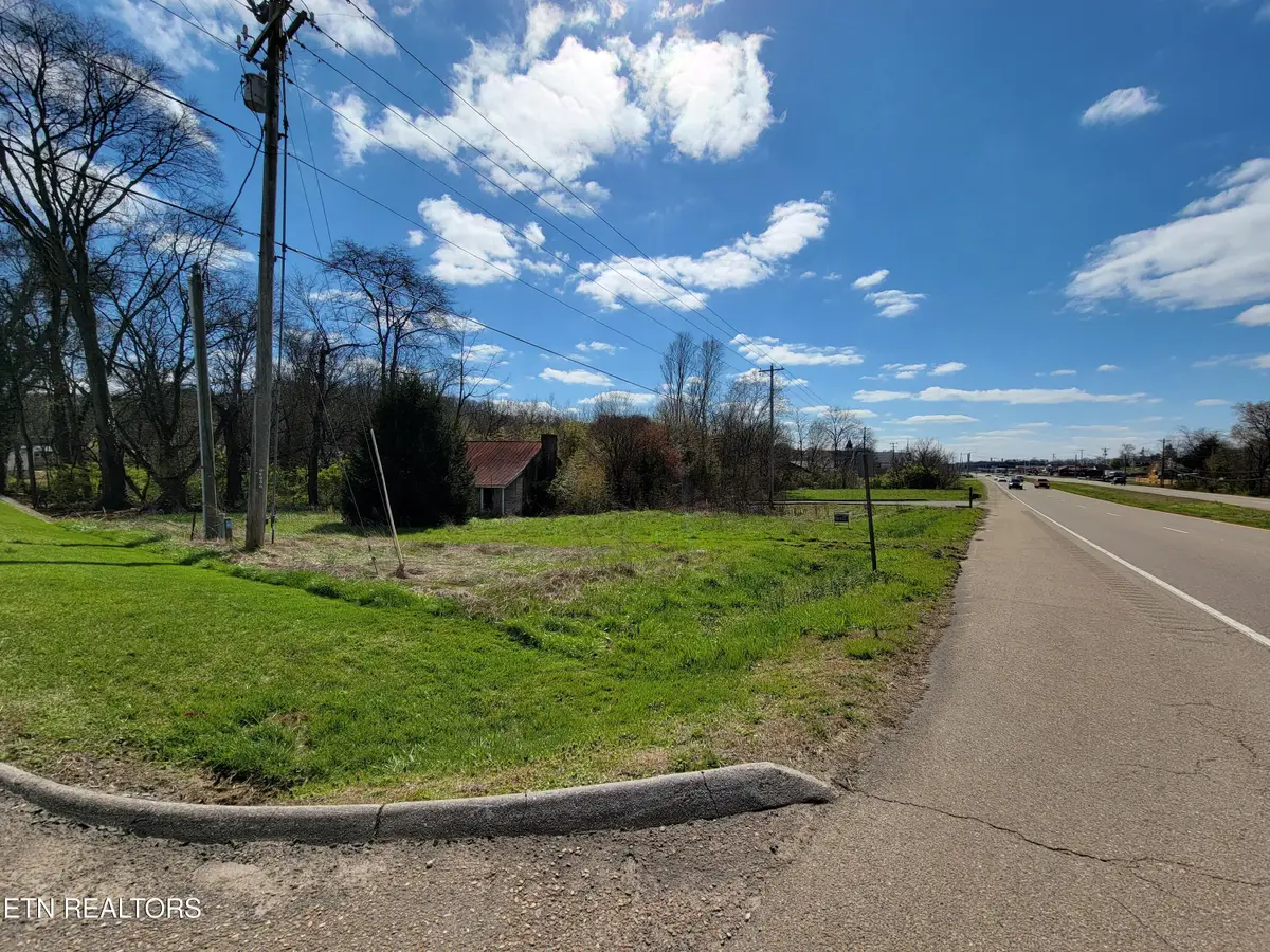 915 W Hwy 11 E, New Market, TN 37820 - #1