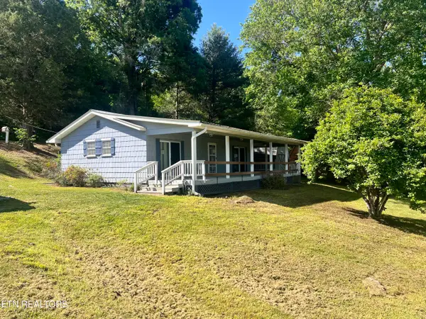 368 Emory River Rd, Harriman, TN 37748