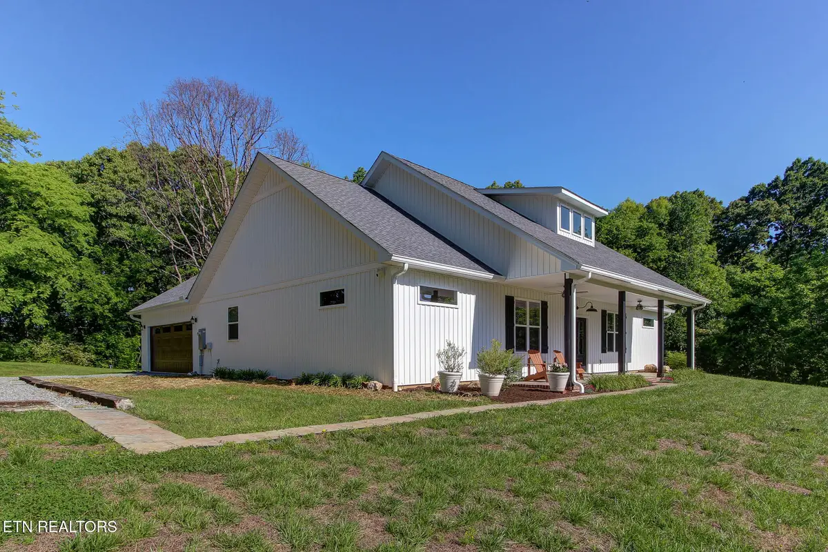 3882 Thomas Cross Rd, Sevierville, TN 37876 - #1