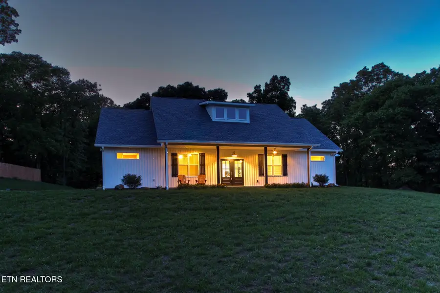 3882 Thomas Cross Rd, Sevierville, TN 37876 - #3