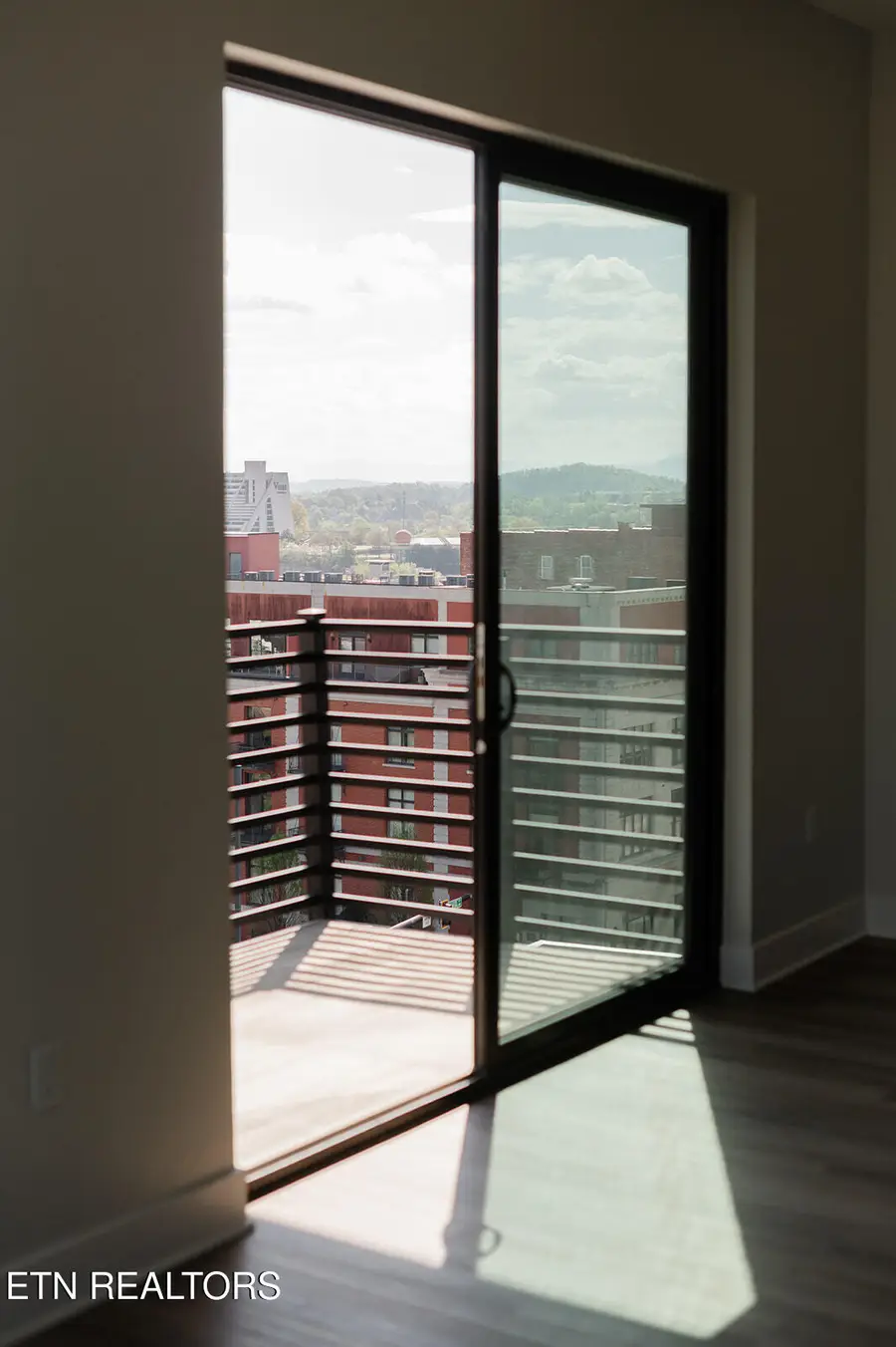 327 W Summit Hill Drive #308, Knoxville, TN 37902 - #3