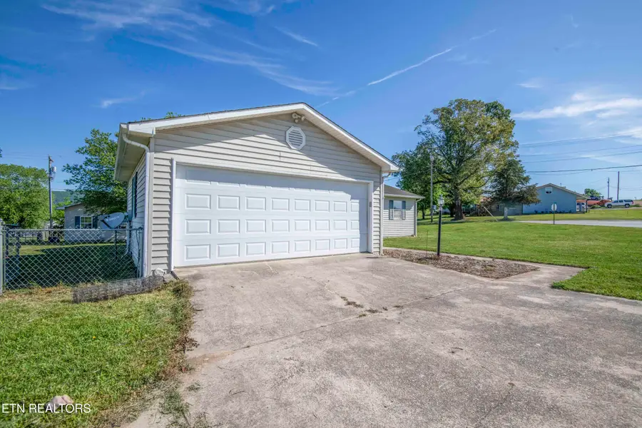 1104 Swan Pond Circle Rd, Harriman, TN 37748 - #3