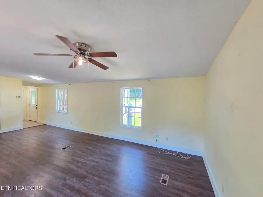 221 Elm Grove St, Loudon, TN 37774 - #3