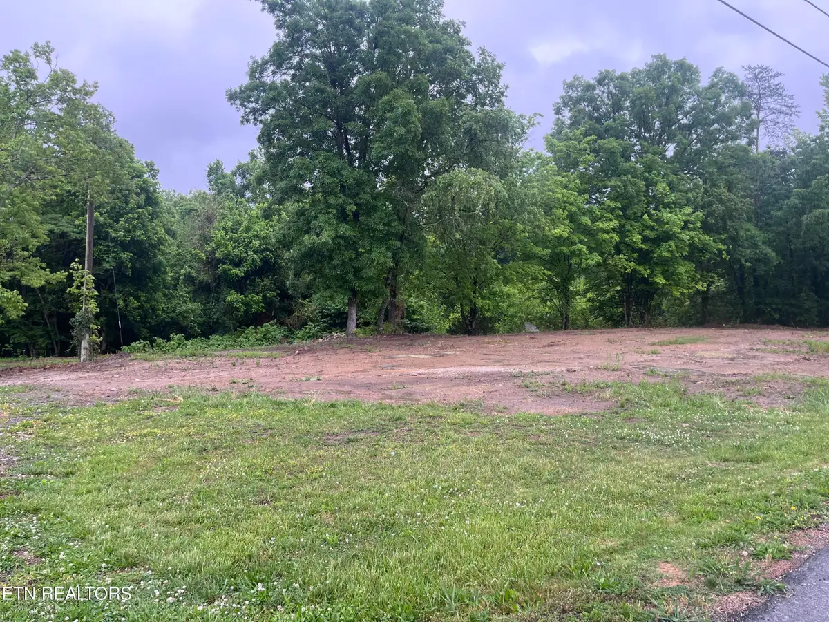 1665 Roane State Hwy, Harriman, TN 37748 - #1