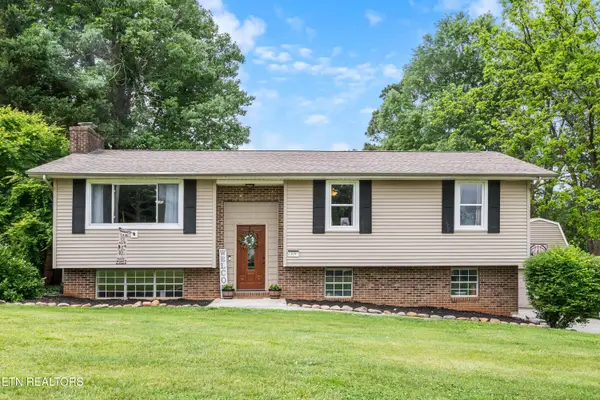 2309 Eau Clair Drive, Maryville, TN 37803