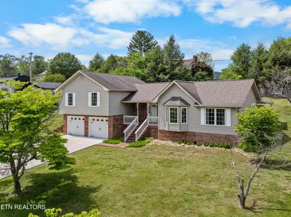 206 Hickory Lane, Jacksboro, TN 37757