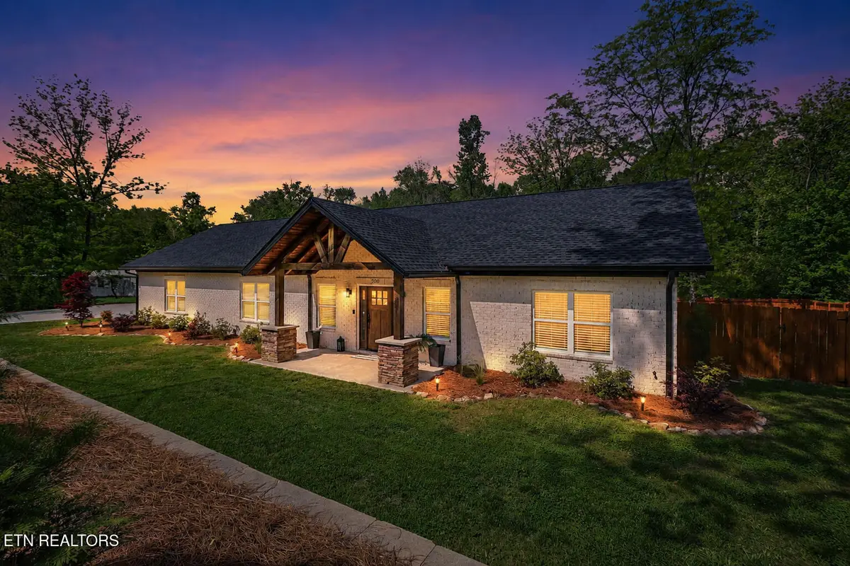 200 Easter St, Harriman, TN 37748 - #1