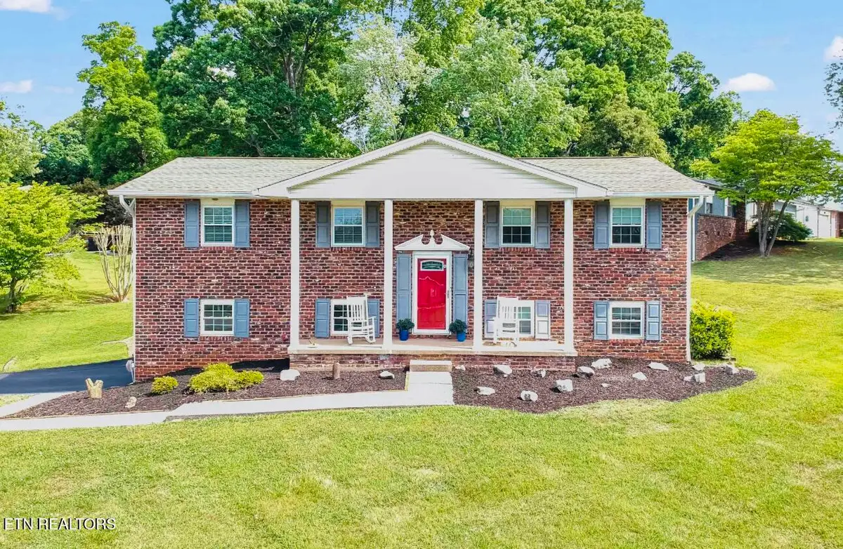 440 E Kingsgate Rd, Knoxville, TN 37934 - #1