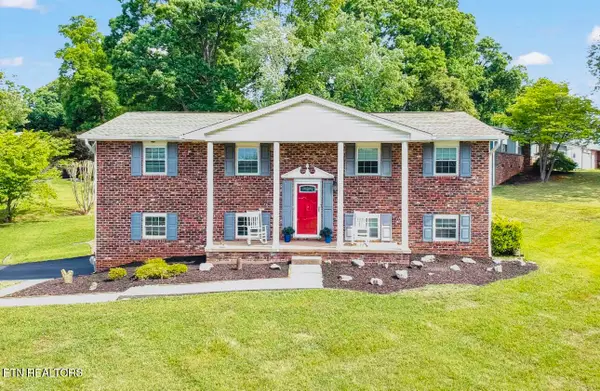 440 E Kingsgate Rd, Knoxville, TN 37934