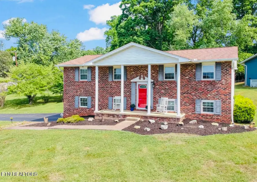 440 E Kingsgate Rd, Knoxville, TN 37934 - #2