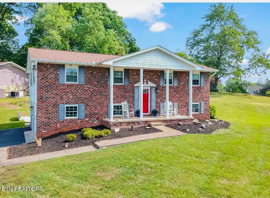 440 E Kingsgate Rd, Knoxville, TN 37934 - #3