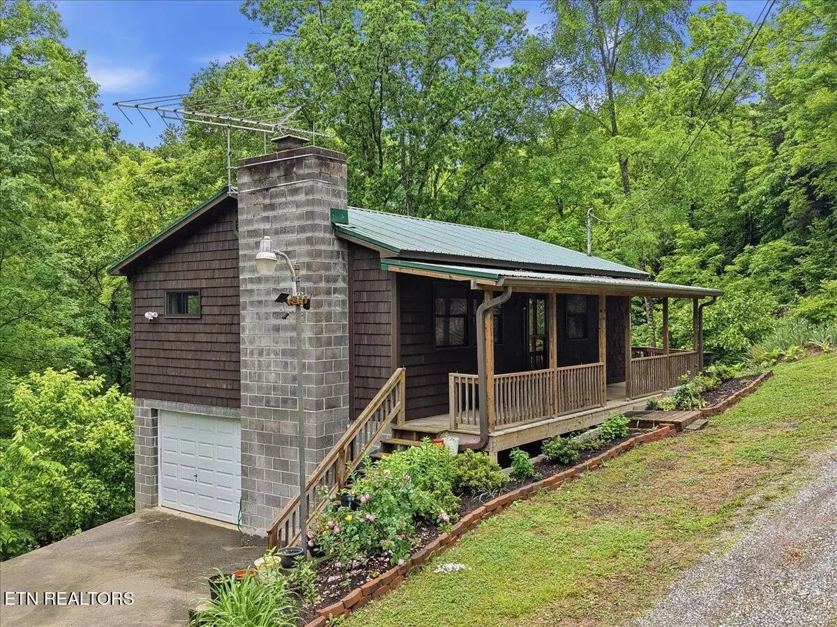 1670 Slover Springs Rd, Dandridge, TN 37725 - #1