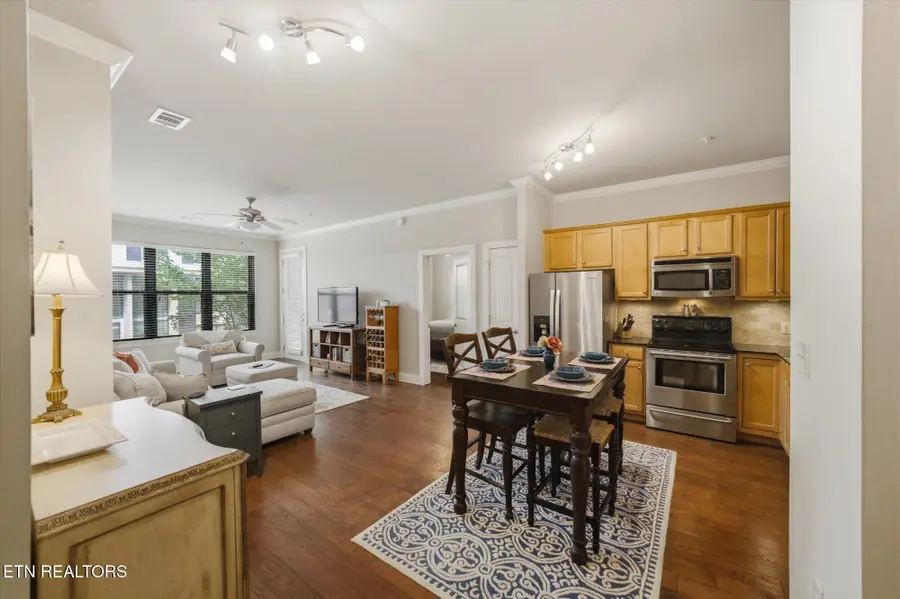 445 W Blount Ave #221, Knoxville, TN 37920 - #3