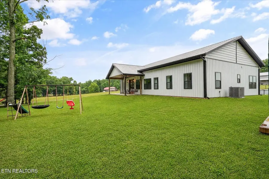 262 Pattie Gap Rd, Philadelphia, TN 37846 - #2