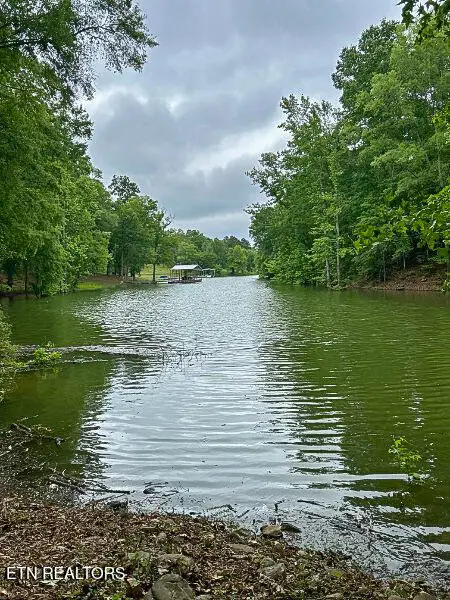 984 Deerwood Drive, Dandridge, TN 37725
