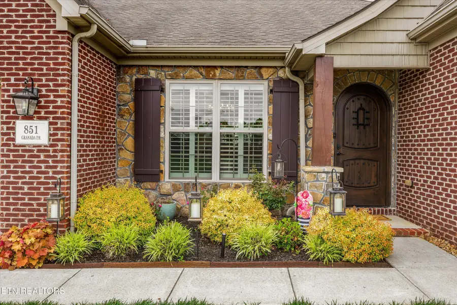 851 Granada Drive, Lenoir City, TN 37772 - #2