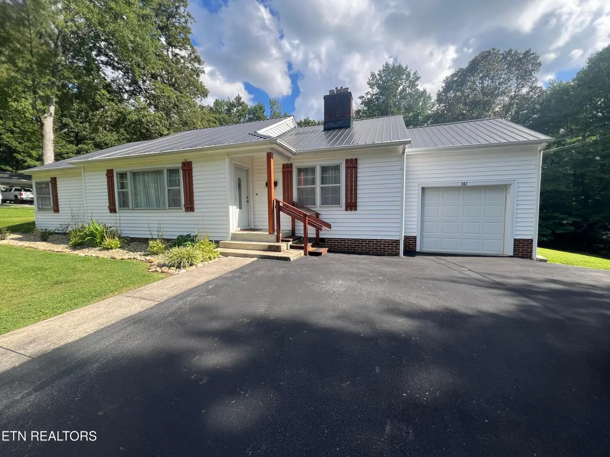 342 Vine Ave, Oneida, TN 37841 - #1