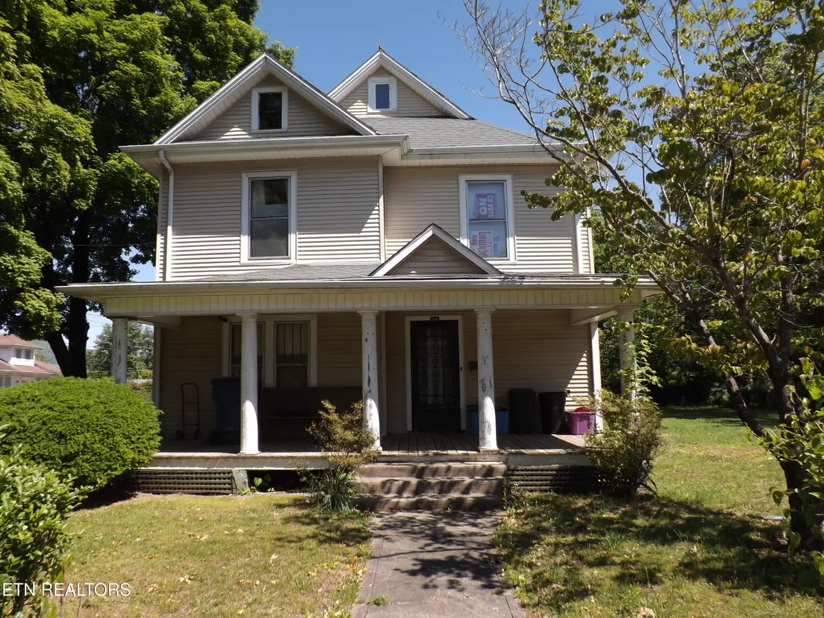 316 Exeter Ave, Middlesboro, KY 40965 - #1