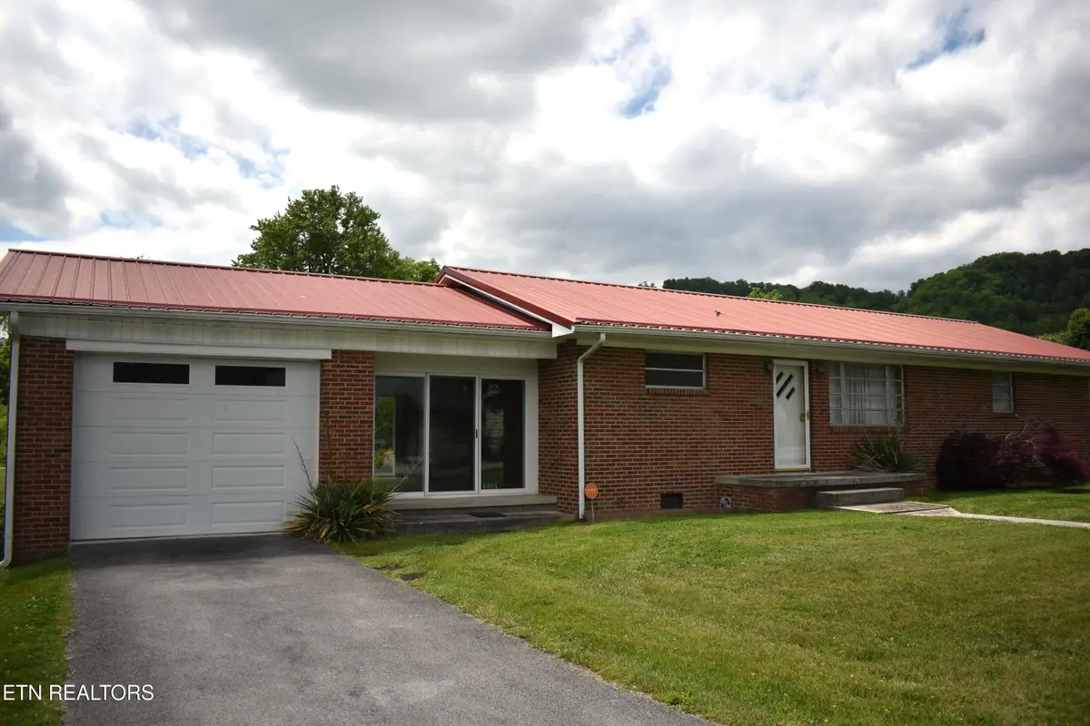 635 Washington Ave, Harrogate, TN 37752 - #1
