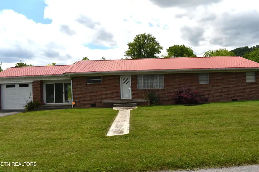635 Washington Ave, Harrogate, TN 37752 - #3