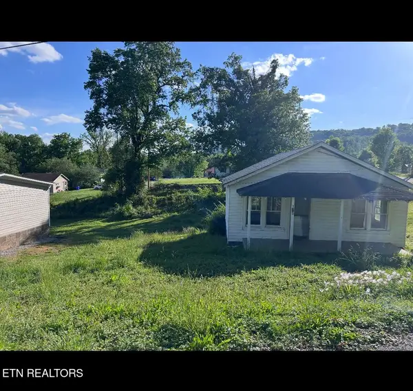 123 Redwood Drive, Harriman, TN 37748