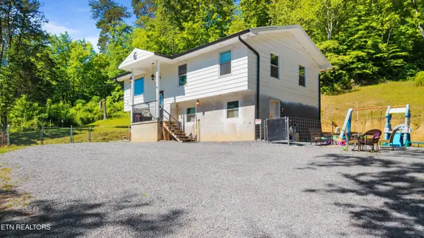 1209 E Bullrun Valley Drive, Powell, TN 37849