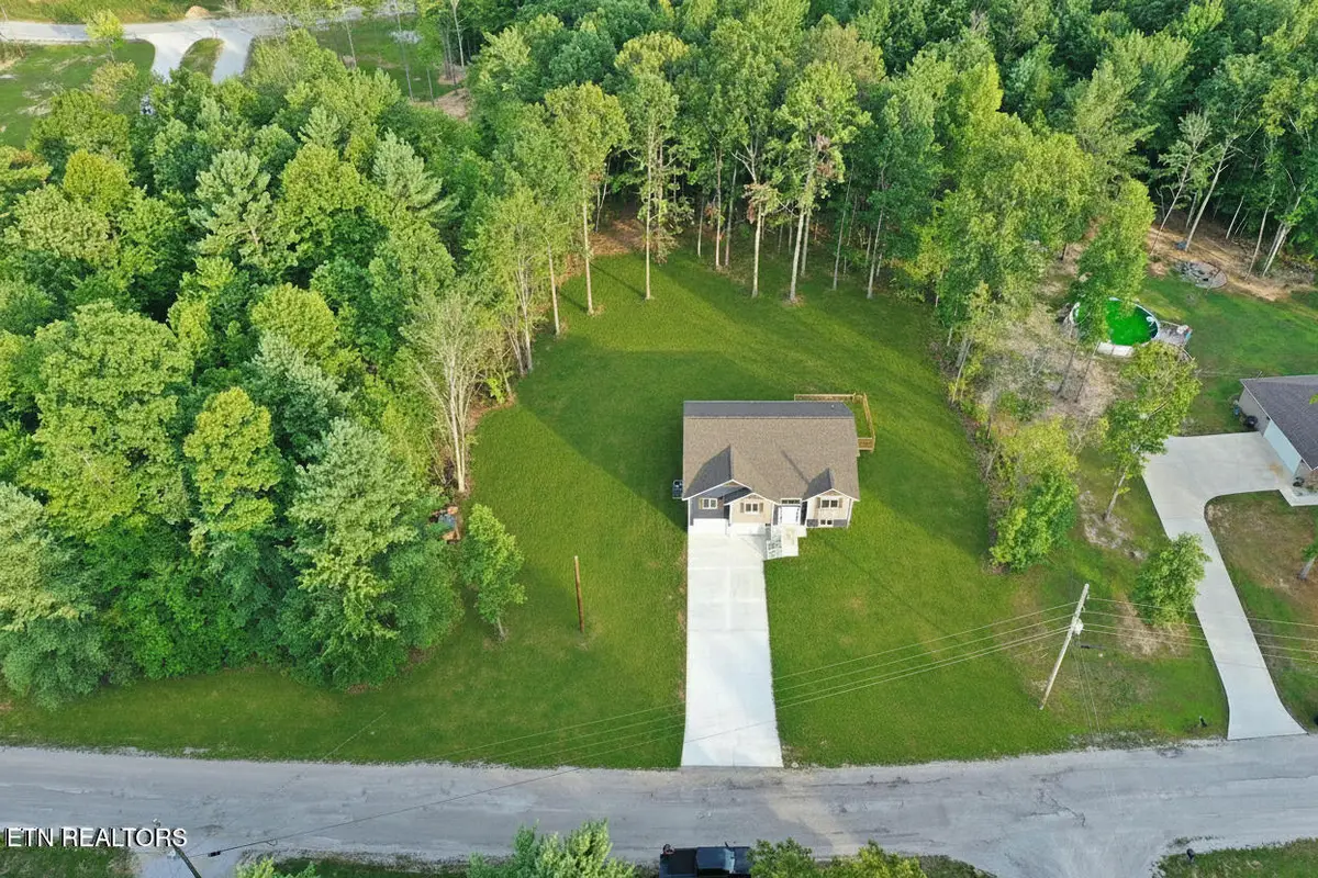 1045 Toomey Falls Rd, Oneida, TN 37841 - #1
