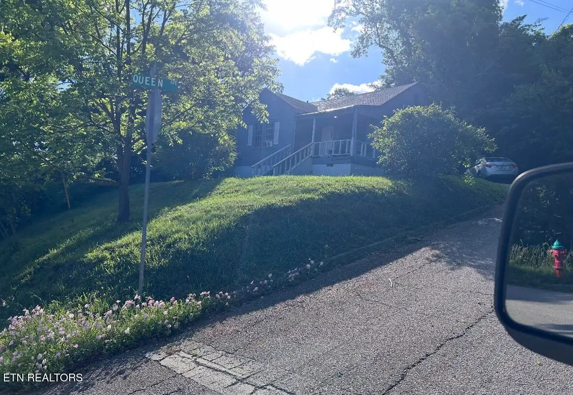 429 Sewanee St, Harriman, TN 37748 - #1