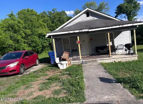 622 Siluria St, Harriman, TN 37748