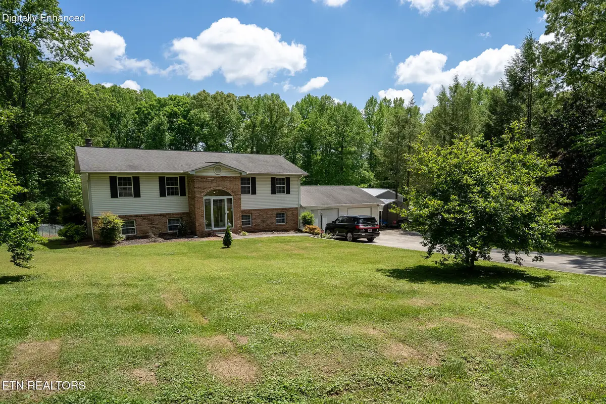 663 W Hills Drive, Harriman, TN 37748 - #1