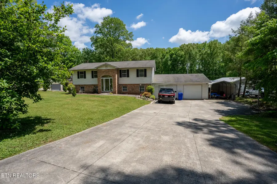 663 W Hills Drive, Harriman, TN 37748 - #2
